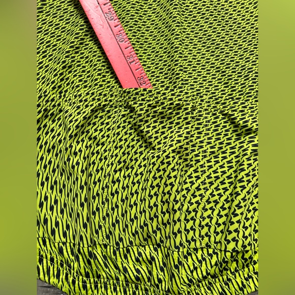 Specialized Yellow and Black Men's Cycling Shirt - Picture 9 of 10